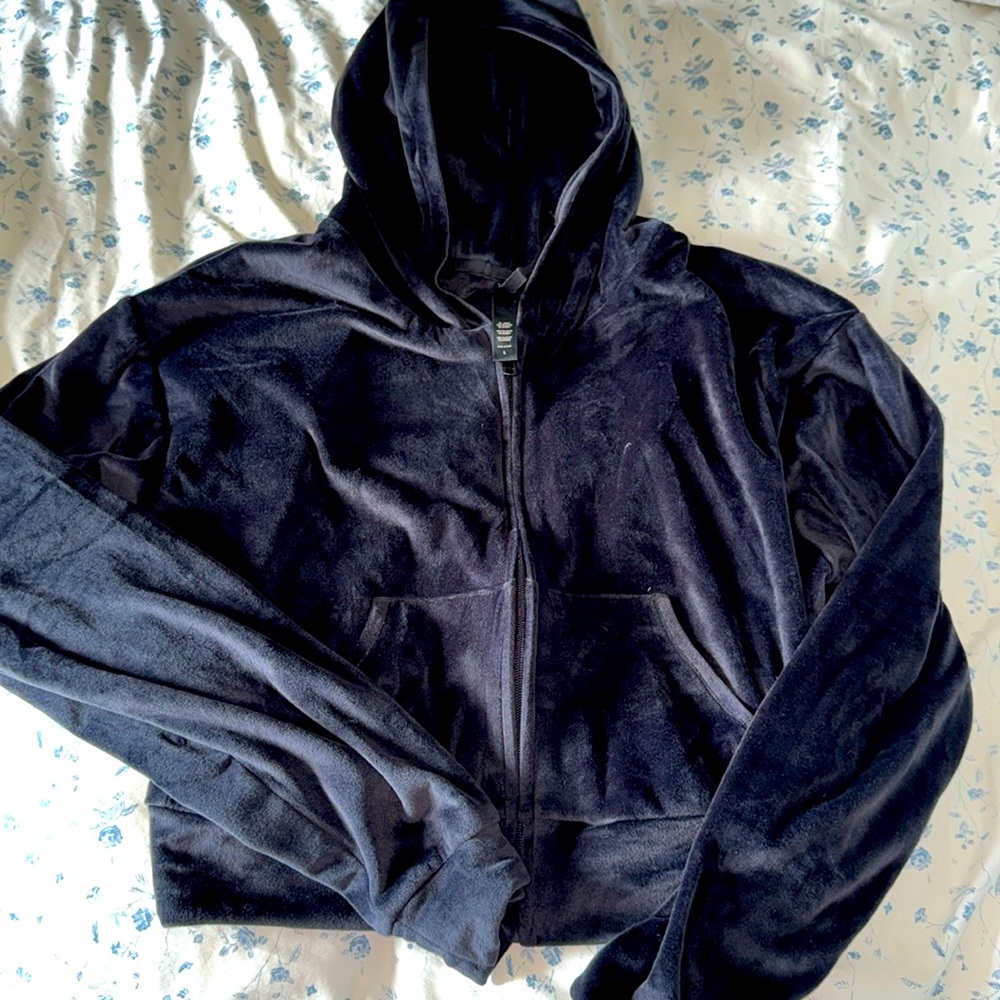 Super sexy skims velvet cropped zip up black hoodie Large sold out